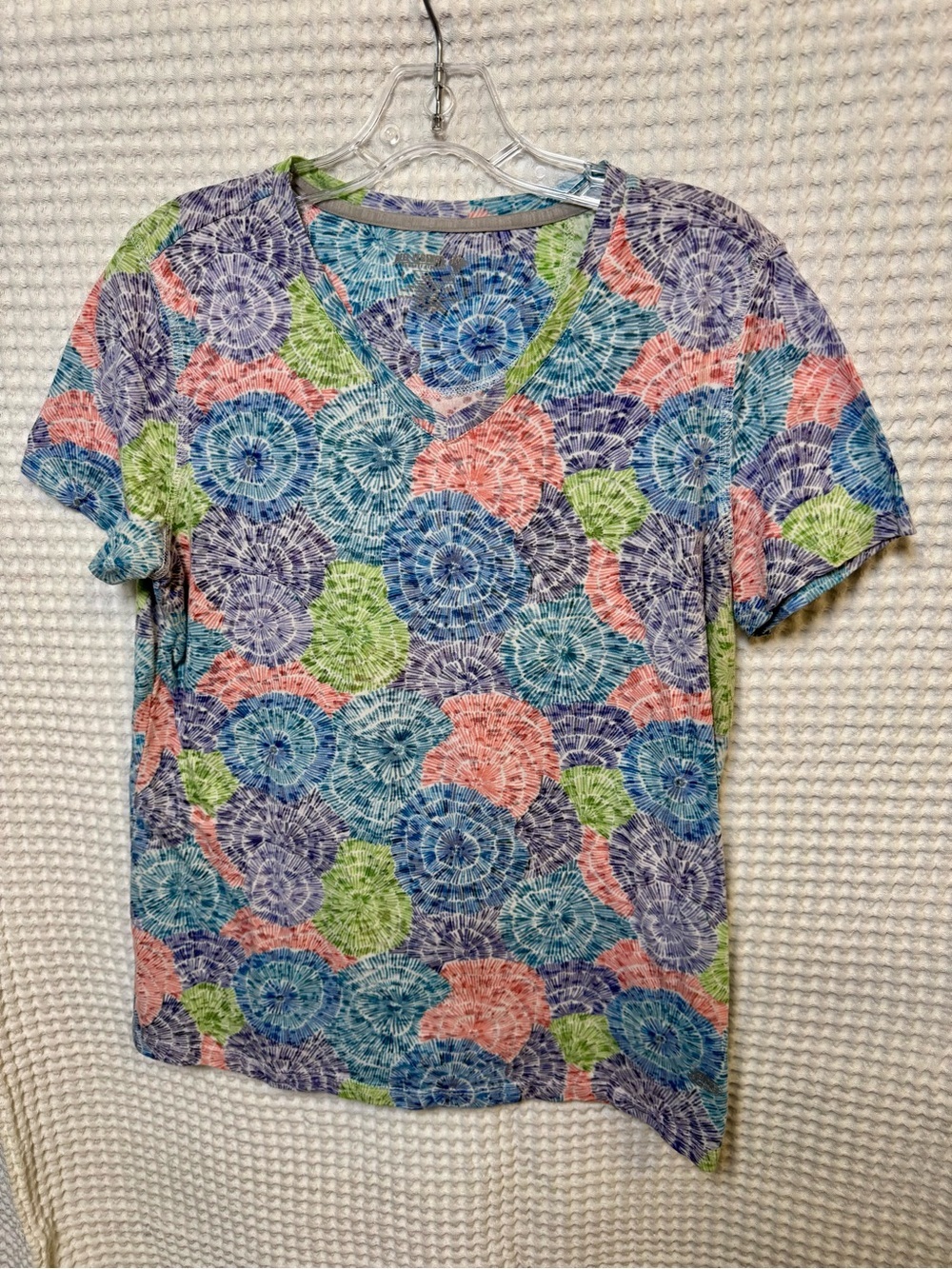 Reel Legends V-Neck Floral Burst Tee in Blue, Pink & Green